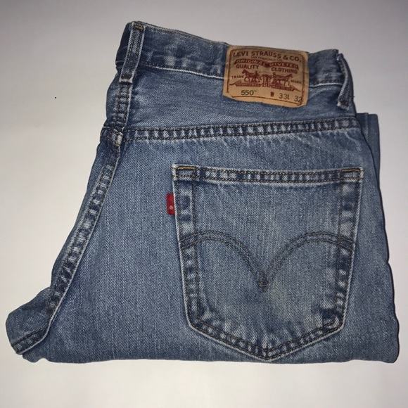 Levi's Other - Levi's Men's 33 x 32 Med Wash 550 0531